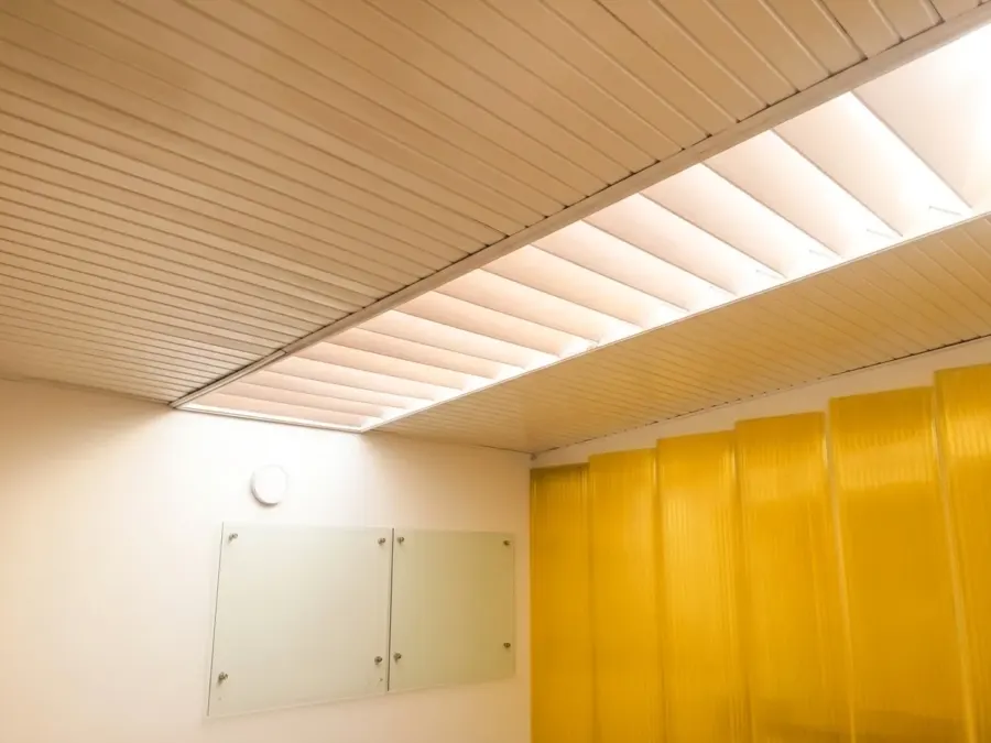Oficinas Sistemas y Proyectos — Lucernario arquitectónico e iluminación natural cenital